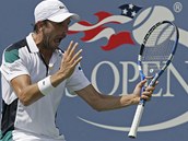JAKO BLZEN. Francouz Julien Benneteau prv vyadil z US Open turnajovou