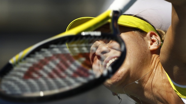 T̎KÁ ICHTA. eská tenistka Lucie afáová se ve druhém kole US Open poádn