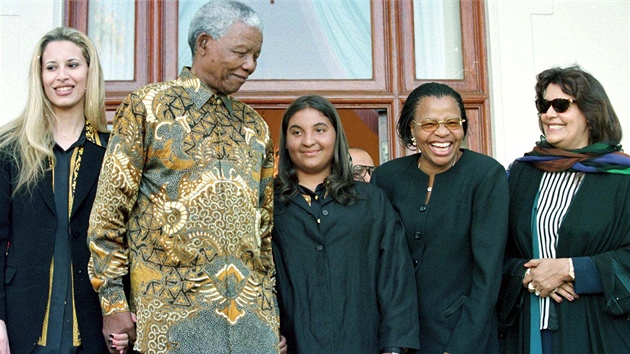 Snímek z 6. června 1999, na kterém je někdejší jihoafrický prezident Nelson