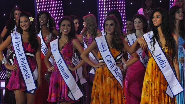 eka Aneta Grabcová mezi sedmdesáti soutícími na Miss Supranational 2011