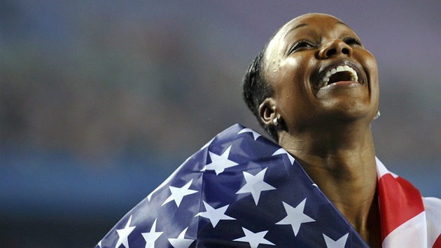 ��ASTNÁ VÍT�ZKA. Carmelita Jeterová po triumfu na stovce