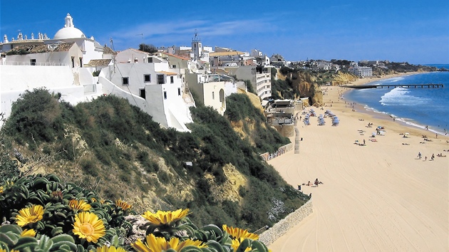 Pro koupání jsou nejlepí pláe na jiním pobeí Algarve, od mysu Cabo de San