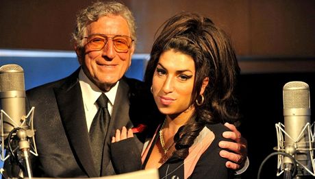 Tony Bennett a Amy Winehouse v londýnském studiu Abbey Road. Spolený duet byl