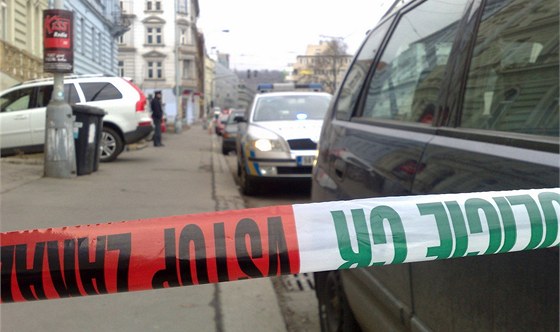 Mrtvé ženské tělo našli policisté v kufru zaparkovaného auta. (Ilustrační snímek)
