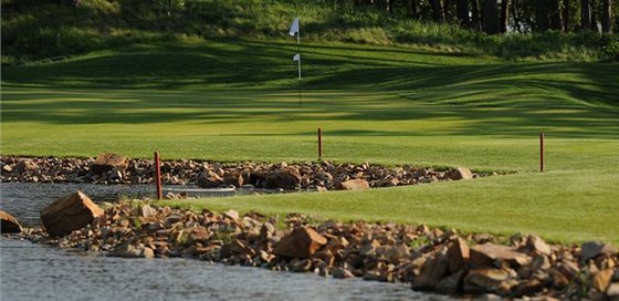 Hit Albatross Golf Clubu ve Vysokém Újezd u Prahy.