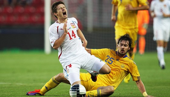 Václav Pila po jednom ze souboj v utkání na Ukrajin utrpl zranní kolene.