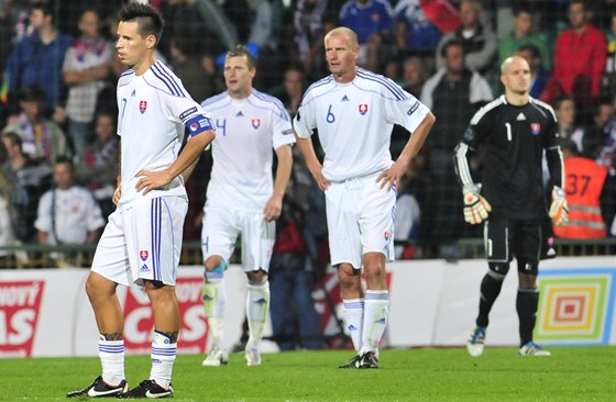 VELKÉ ZKLAMÁNÍ. Slovenští fotbalisté doma vysoko prohráli a jejich kapitán