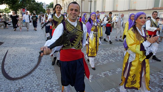 Kyperský soubor na 16. Karlovarském folklorním festivalu. 