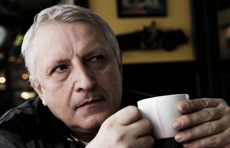 P�es sto milion� z hazardu loni dostaly firmy a sdru�ení okolo bývalého závodníka Charouze.