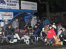 Zájemci o lístky na Ligu mistr strávili u stadionu v Plzni celou noc