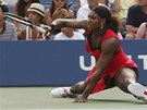PROVAZ. Americk tenistka Serena Williamsov uklouzla a musela udlat takovhle