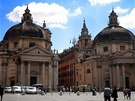 Piazza del Popolo - identické kostely Santa Maria dei Miracoli a Santa Maria in