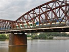 Chtrajc eleznin most v Praze v z 2011