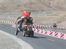 Moderní vozovky, které kiují náhorní ploinu v Tibetu, vyuívají i
