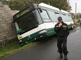 Pi nehod trolejbusu v Plzni-ernicch utrpli ti lid zrann.