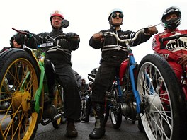 Na Masarykov okruhu v Brn si dali sraz jezdci na mopedech legendrn znaky