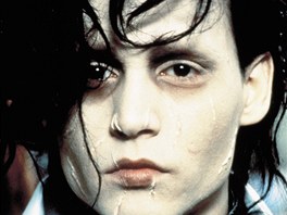 Johnny Depp jako Střihoruký Edward