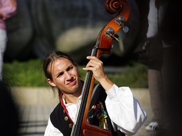 Basista chodskho souboru Mrkov na 16. Karlovarskm folklornm festivalu. 