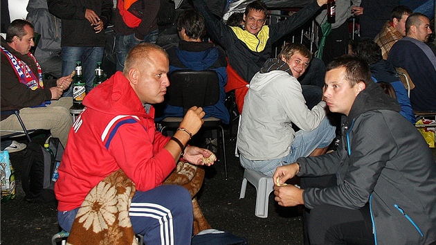 V úterý si pily tisíce lidí v Plzni koupit lístky na fotbalovou Ligu mistr,