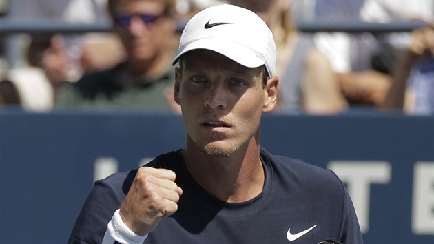 SNADNÁ PRÁCE. eský tenista Tomá Berdych proel do tetího kola US Open