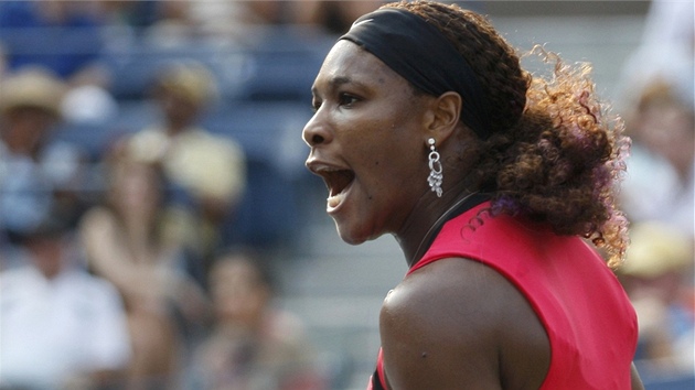 COME ON! Americká tenistka Serena Williamsová se povzbuzuje b�hem zápasu