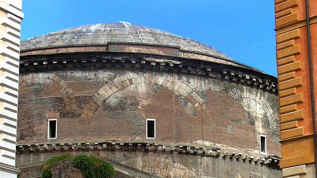 Pantheon - pohled od Piazza de Minerva