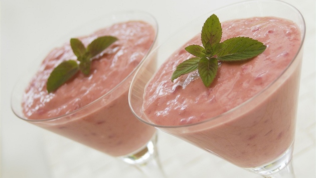 �vestková studená polévka s jogurtem