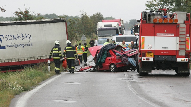 koda Felicia, ve které po sráce s kamionem zemeli tyi lidé u Obdovic.