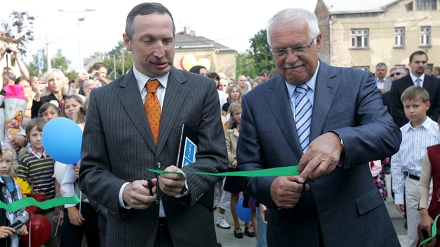 Prezident Václav Klaus zahajuje kolní rok v soukromé Základní kole a gymnáziu
