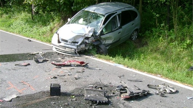 Nehoda dvou osobních aut u obce Okrouhlice na Havlíkobrodsku