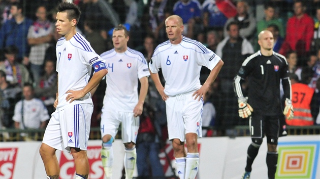 VELKÉ ZKLAMÁNÍ. Sloventí fotbalisté doma vysoko prohráli a jejich kapitán