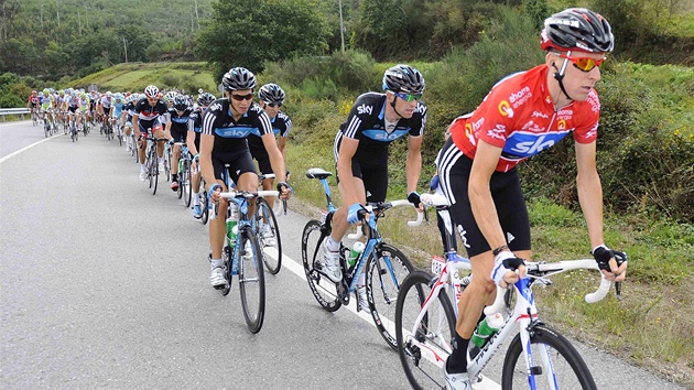 V �ERVENÉM. Britský cyklista Bradley Wiggins v dresu lídra Vuelty. 