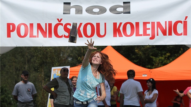 Recesistická sout� "Hod Polni�skou kolejnicí" se letos konala u� po jedenácté..