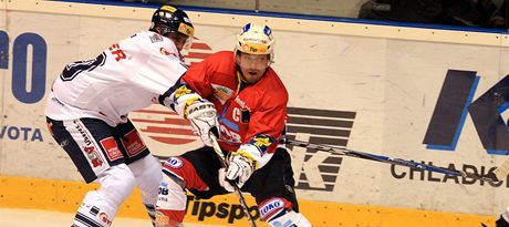Pardubití hokejisté budou bojovat o postup na led Vítkovic v pondlí a v úterý.