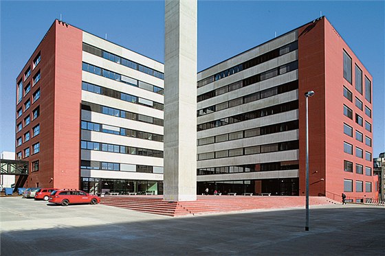 Nová budova eského vysokého uení technického, sídlo zde Fakulta architektury VUT a nov tam také do lavic zasednou prváci.
