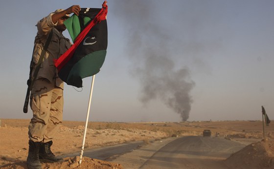 Libyjtí povstalci se snaí dobýt Baní Valíd.