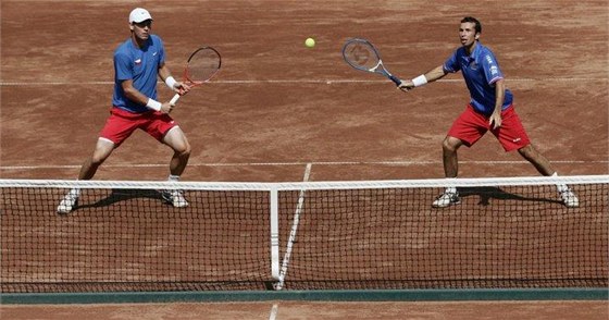 DO DÜSSELDORFU. Tomá Berdych a radek tpánek si letos opt zahrají na Svtovém poháru drustev.