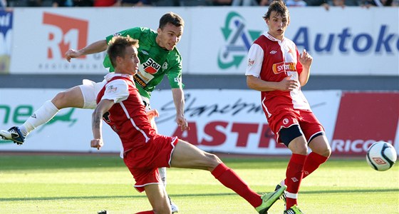 Loni v záí domácí Jablonec porazil Slavii 4:0; na momentce z toho zápas stílí obávaný kanonýr Lafata, který tehdy dal dva ze ty gól.