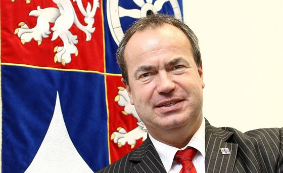 Bývalý hejtman Libereckého kraje Stanislav Eichler se zpovídá z poruování povinností pi správ cizího majetku.