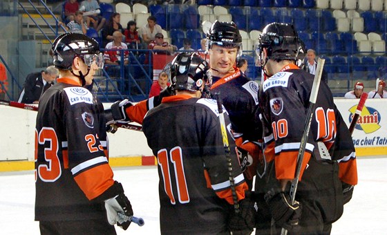 Hokejisté Lev Poprad, nového týmu KHL, zahájili ligu doma s Magnitogorskem