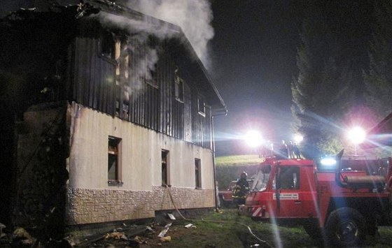 Požár penzionu v Hlavňově na Náchodsku.