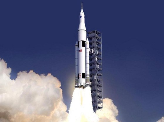 Pedpokládaná podoba první verze rakety SLS pi startu 