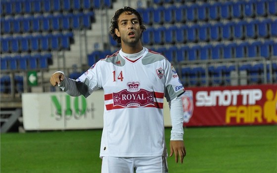 Egyptský fotbalista Mido se pedstavil fanoukm v Uherském Hraditi.