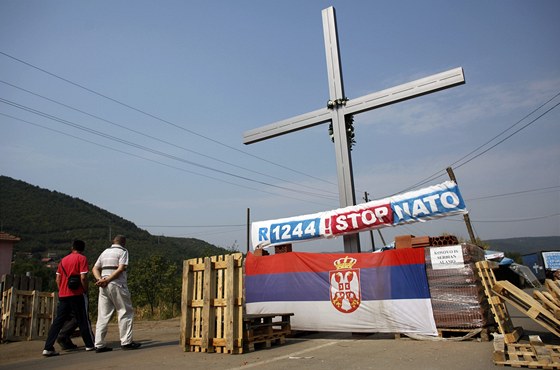 Srbové blokují u obce Rudare cestu ke sporným hraniním pechodm.