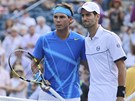 SPOLE�NÉ FOTO. Rafael Nadal a Novak Djokovi� pózují p�ed finále US Open.