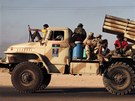 Libyjtí povstalci táhnou na Baní Válid (15. srpna 2011)