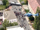 Demonstrace v Novém Boru svolaná DSSS v leteckém záběru (10. září 2011)
