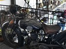 Sbratel motocykl Raleigh postavil pro své miláky dstojné zázemí.
