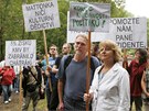 Pi návtv prezidenta Václava Klause demonstrovalo nkolik desítek lidí za