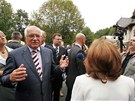 Prezident Václav Klaus pi cest po Karlovarském kraji navtívil i zchátralé